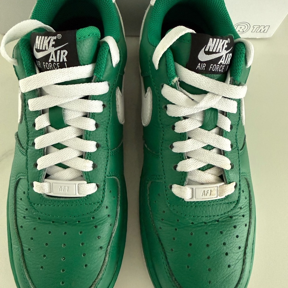 Nike Air Force 1 custom Jameson Irish Whiskey sneakers - Picture 3 of 5